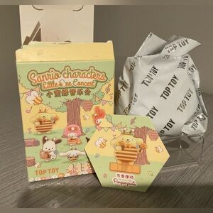 Top Toy Sanrio Characters Little Bee Concert Figure - Pompompurin